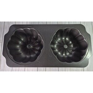 Nordic Ware - The Great Pumpkin - Aluminum 3D Bundt Cake Pan Mold - 10 Cup